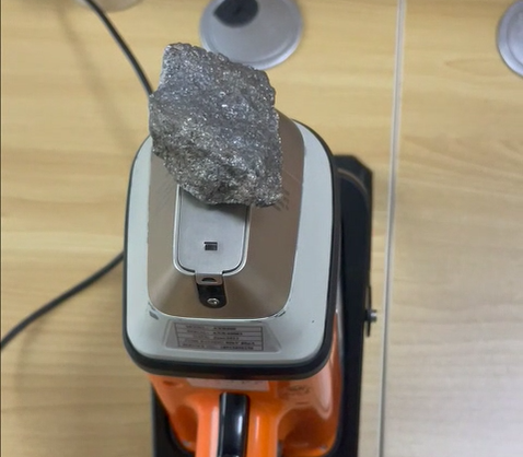 metal alloy analyzer